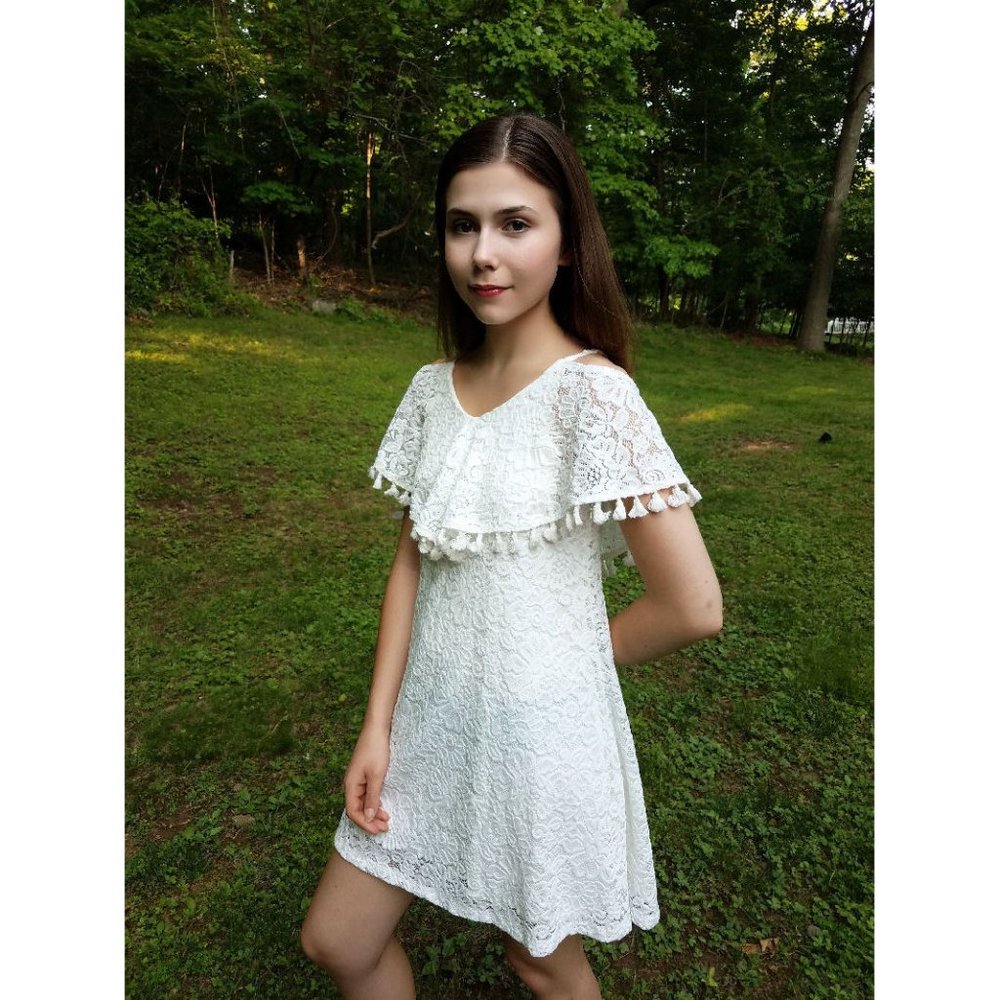 sz 16 Very Good Elisa B Ivory lace Dress Girls With Tassles Super‎ Cute